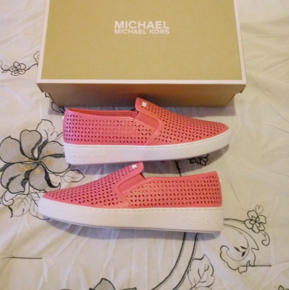 Michael Kors Olivia Slip On Sneakers - Picture 15 of 16